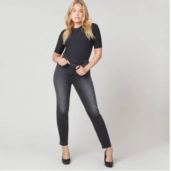 Spanx Straight Leg Pull On Jeans Vintage Black Medium 20355Q - Picture 1 of 7